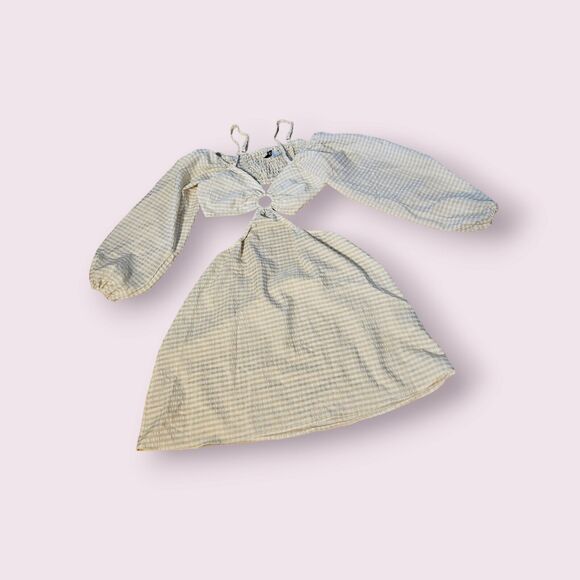 H&M Dresses & Skirts - H&M Divided Medium Cutout Long Sleeve Dress